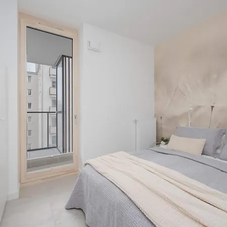 Chmielna Duo In The Centre Of Near Tower With Parking By Renters
