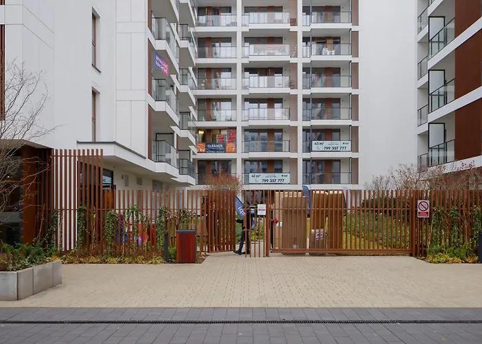 Chmielna Duo In The Centre Of Near Tower With Parking By Renters *