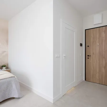Daire Chmielna Duo In The Centre Of Near Tower With Parking By Renters Varşova
